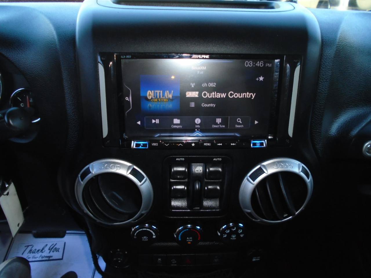 Used 2015 Jeep Wrangler Unlimited Rubicon w/ Connectivity Group AWD/4WD image 15
