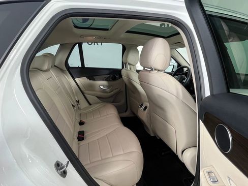 Used 2022 Mercedes-Benz GLC 300 GLC 300 image 19