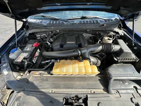 Used 2018 Ford F150 Raptor w/ Raptor Hood Graphics Package image 17