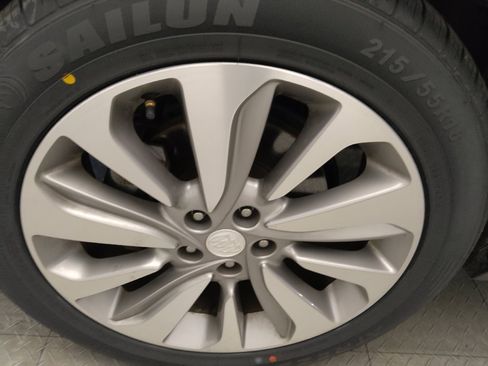 Used 2019 Buick Encore Preferred FWD image 31