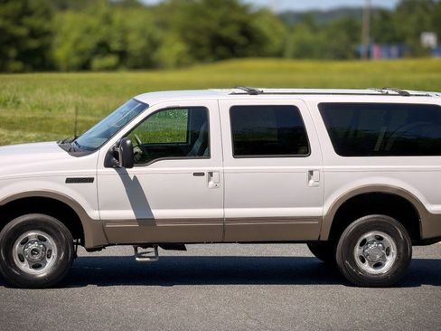 Used 2000 Ford Excursion Limited AWD/4WD image 3