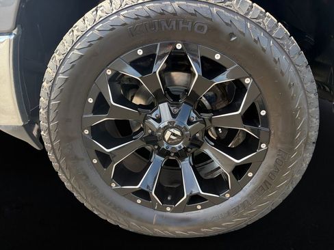 Used 2019 RAM 1500 Big Horn AWD/4WD image 9