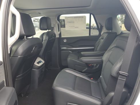 New 2027 Lincoln Navigator Reserve AWD/4WD image 27