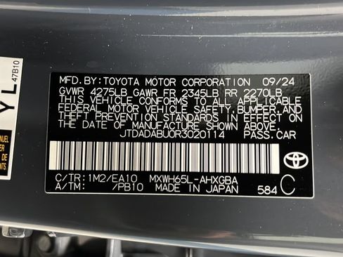 Used 2024 Toyota Prius XLE AWD/4WD image 28