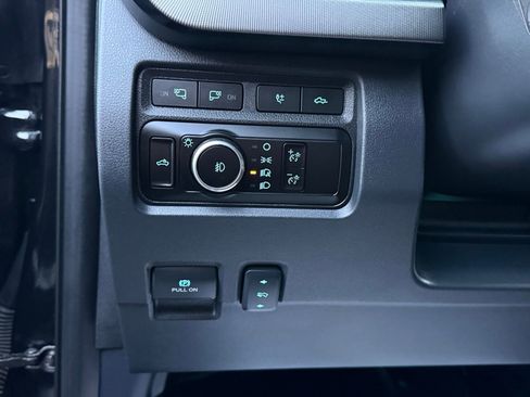 Used 2023 Ford F350 Platinum image 14