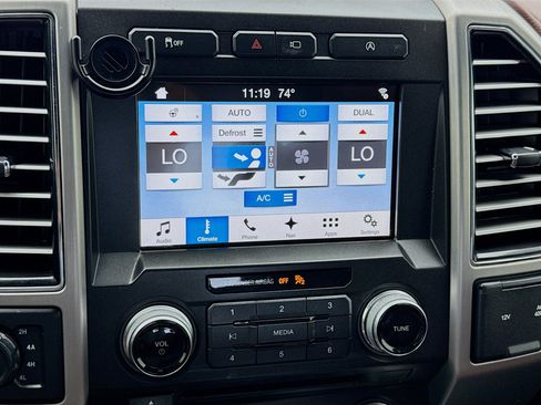 Used 2018 Ford F150 Platinum w/ Equipment Group 701A Luxury AWD/4WD image 11