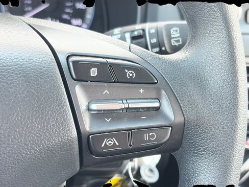 Used 2023 Hyundai Kona SE FWD image 19