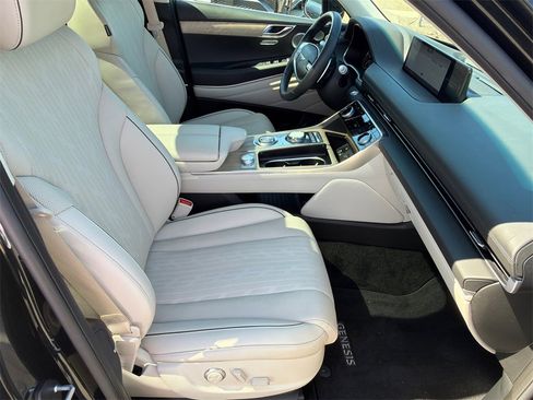 Used 2024 Genesis GV80 2.5T w/ Advanced Package image 13