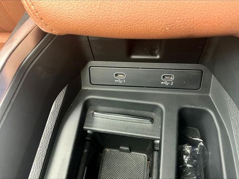 Used 2022 Audi e-tron Premium Plus w/ Premium Plus Package image 31