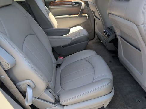Used 2011 Buick Enclave CXL FWD image 27