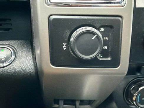 Used 2015 Ford F150 Lariat AWD/4WD image 34