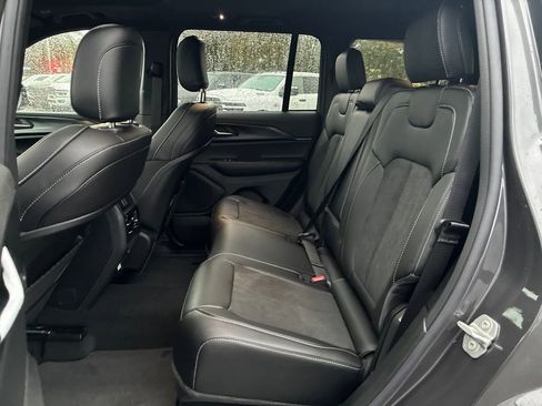 New 2025 Jeep Grand Cherokee Altitude image 25