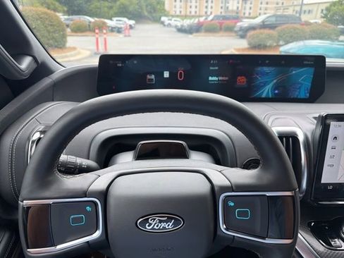 New 2026 Ford Expedition Platinum w/ Stealth Appearance Package AWD/4WD image 4