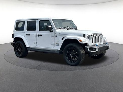 Certified 2022 Jeep Wrangler Unlimited Sahara w/ Cold Weather Group image 8