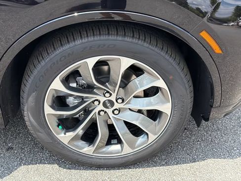 New 2026 Lincoln Aviator 2WD w/ Jet Appearance Package image 13
