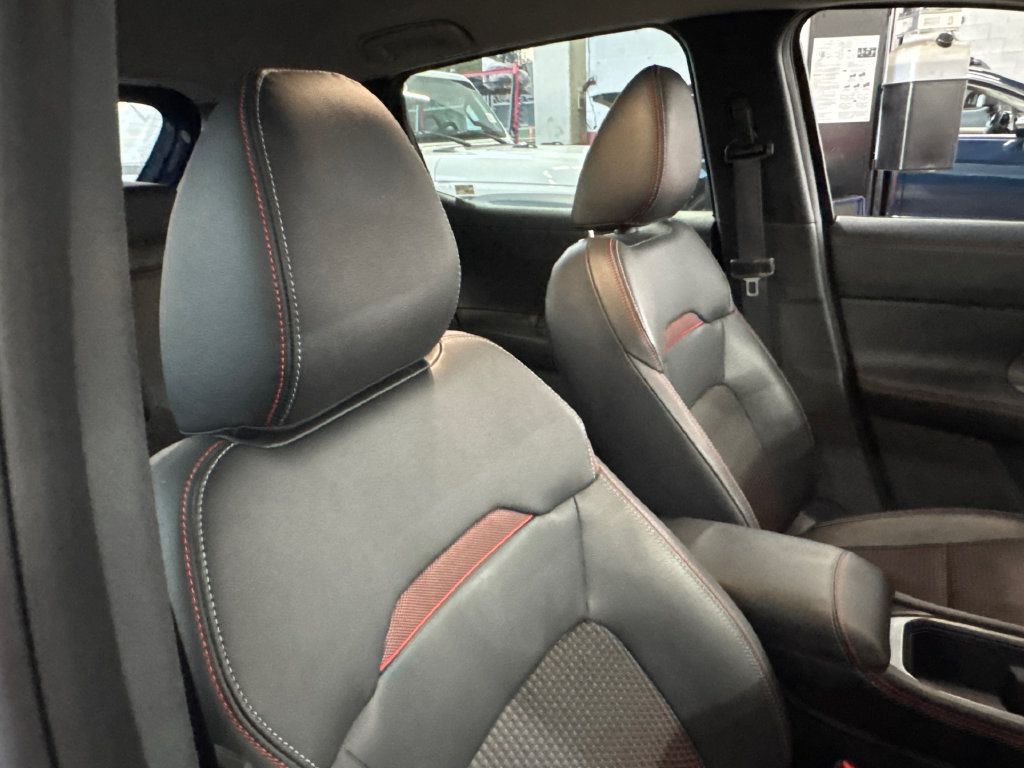 Used 2026 Nissan Kicks SR FWD image 4