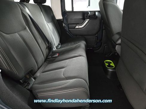 Used 2017 Jeep Wrangler Unlimited Sahara image 14