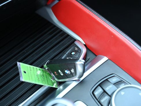 Used 2015 BMW X6 M image 33