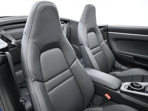 Used 2025 Porsche 911 Carrera image 10