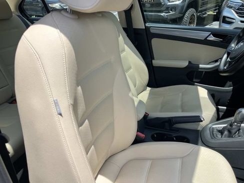 Used 2018 Volkswagen Jetta SE FWD image 28