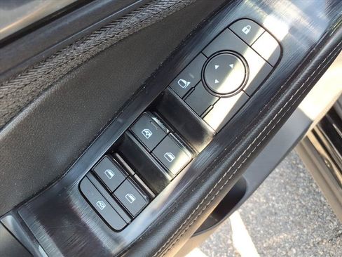 Used 2023 Nissan Rogue SV image 20