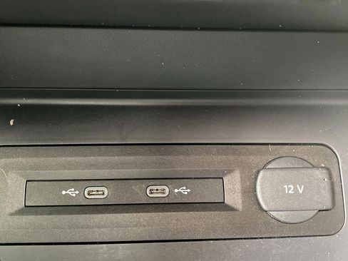 Used 2021 Volkswagen Atlas Cross Sport SEL Premium image 26