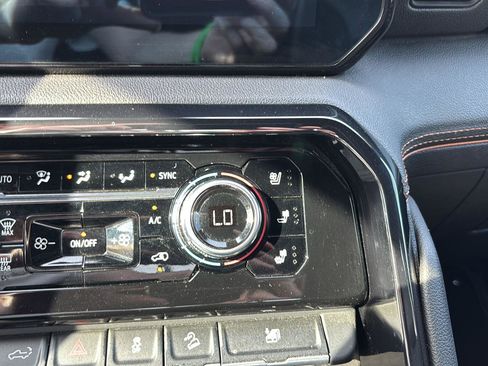 Used 2023 GMC Sierra 1500 AT4 w/ AT4 Premium Package image 29