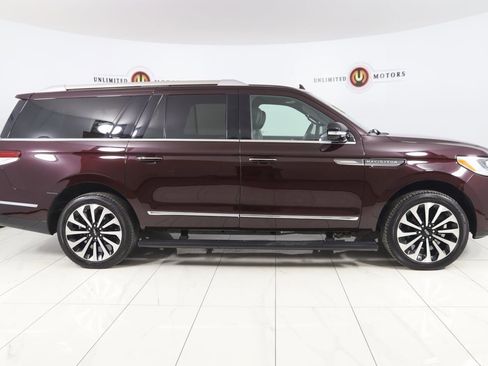 Used 2024 Lincoln Navigator L Reserve image 2