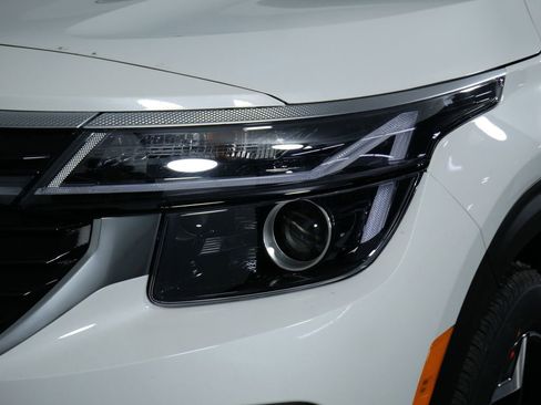 New 2026 Kia Seltos S image 14