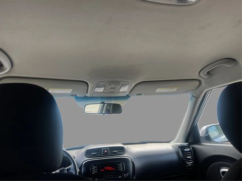 Used 2015 Kia Soul + FWD image 19