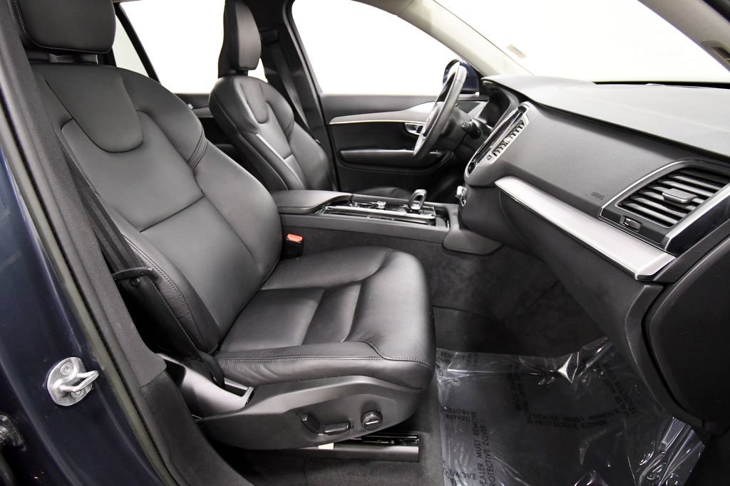 Used 2023 Volvo XC90 B5 Core AWD/4WD image 19