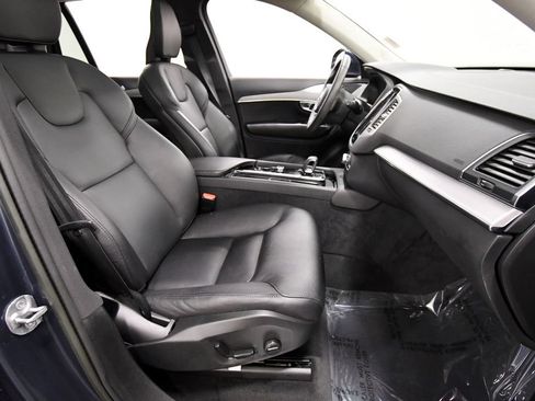 Used 2023 Volvo XC90 B5 Core AWD/4WD image 19