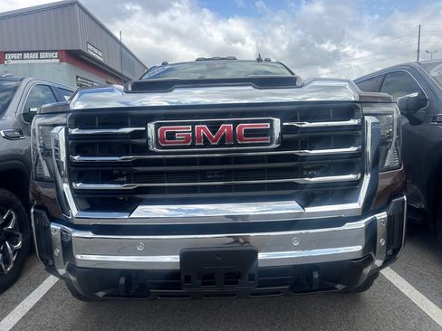 Used 2024 GMC Sierra 2500 SLT w/ SLT Premium Package AWD/4WD image 4
