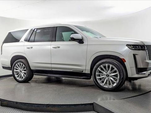 Used 2021 Cadillac Escalade Luxury RWD image 11