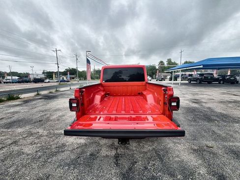Used 2023 Jeep Gladiator Mojave w/ LED Lighting Group AWD/4WD image 25