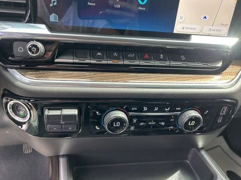 Used 2025 Chevrolet Silverado 1500 LT Trail Boss w/ LPO, Utility Wall Package image 25