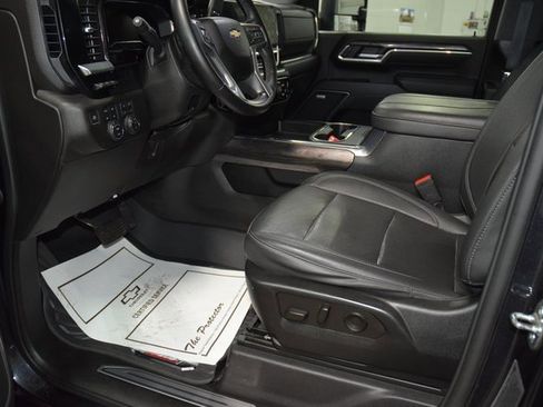 Certified 2024 Chevrolet Silverado 2500 LTZ w/ LTZ Premium Package image 44