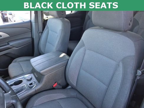 Certified 2023 Chevrolet Traverse LT image 2