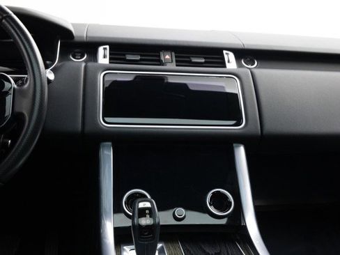 Used 2018 Land Rover Range Rover Sport SE image 22