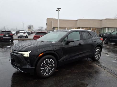 Used 2024 Chevrolet Blazer EV LT image 11