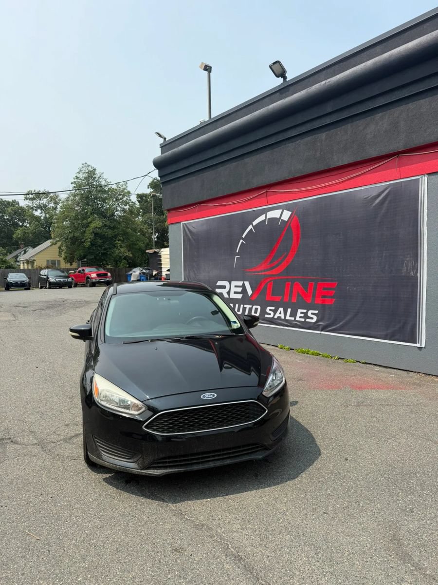 Used 2017 Ford Focus SE FWD image 1