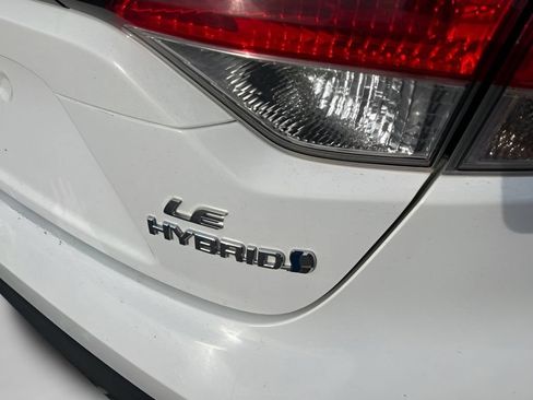 Used 2024 Toyota Corolla LE FWD image 9