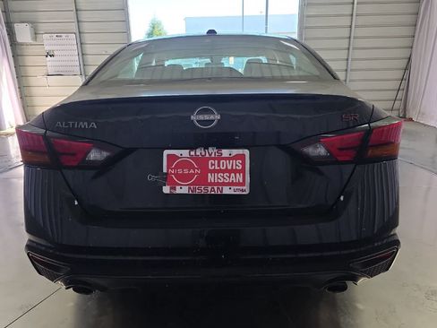 Used 2024 Nissan Altima 2.5 SR FWD image 8