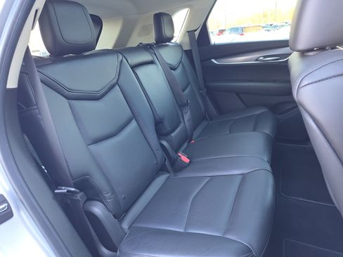 Used 2018 Cadillac XT5 Luxury w/ Driver Awareness Package image 37