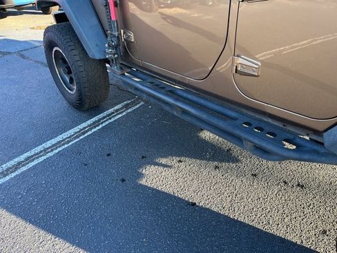 Used 2015 Jeep Wrangler Unlimited Rubicon w/ Dual Top Group image 27