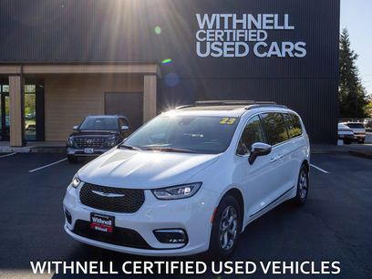 Used 2023 Chrysler Pacifica Limited