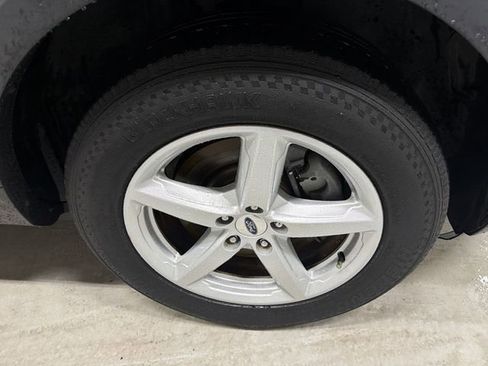 Used 2018 Ford Explorer XLT w/ Equipment Group 202A image 14