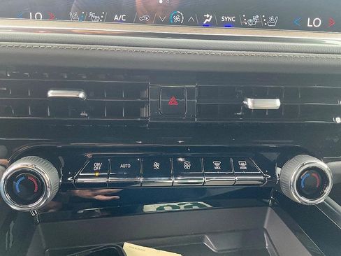 New 2025 Chevrolet Suburban High Country image 20