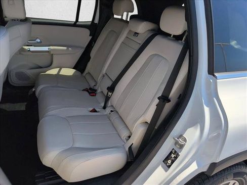 Used 2025 Mercedes-Benz GLB 250 4MATIC w/ Winter Package image 19