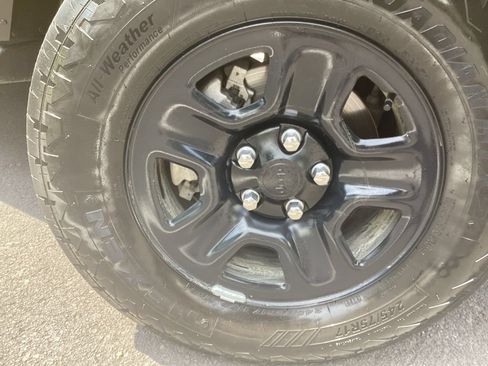 Used 2025 Jeep Wrangler Unlimited Sport AWD/4WD image 9